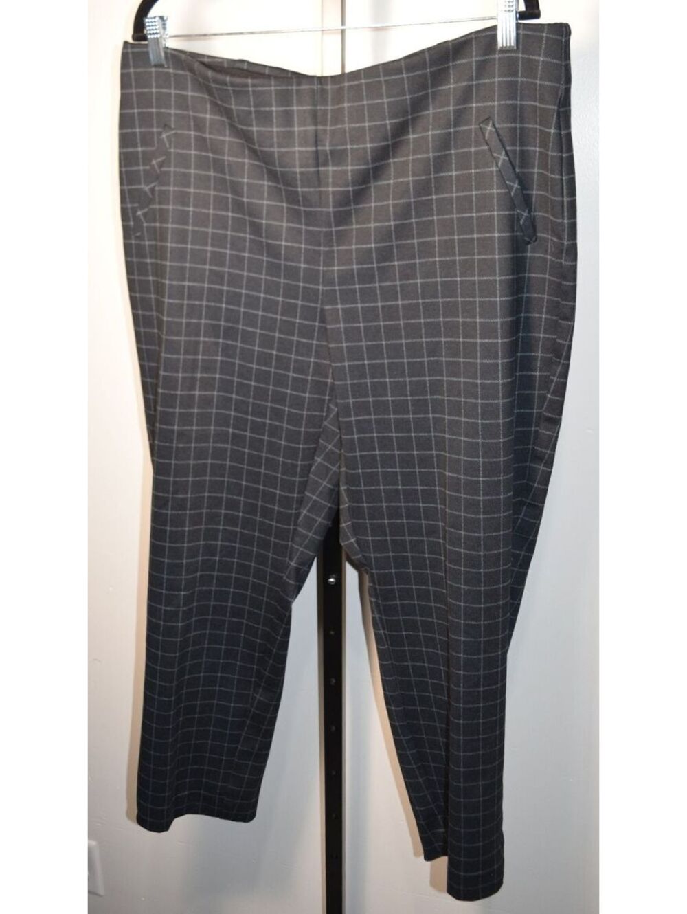 Chico's Fabulously Slimming Windowpane Plaid Ankle Pants Gray Stretch Sz 3 (XL)